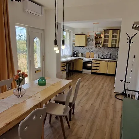 Dãnu Feriehus Kravany nad Dunajom